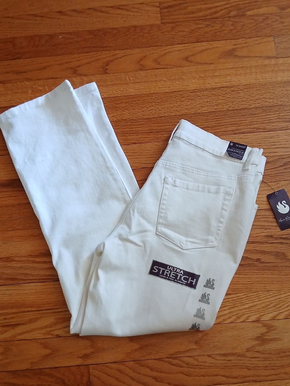 NWT Gloria Vanderbilt Amanda  Ultra Stretch White Jeans ■ Size 10 Short